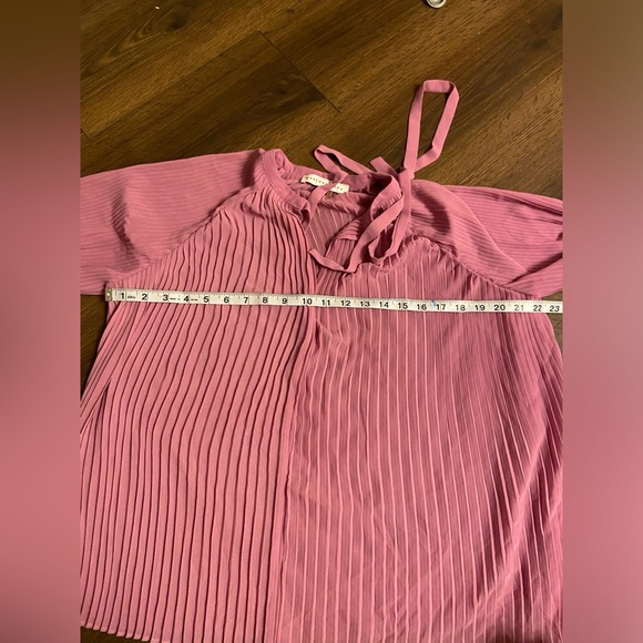 Anthropologie endless Rose pleated tie neck blouse Sz: XS - Picture 8 of 8
